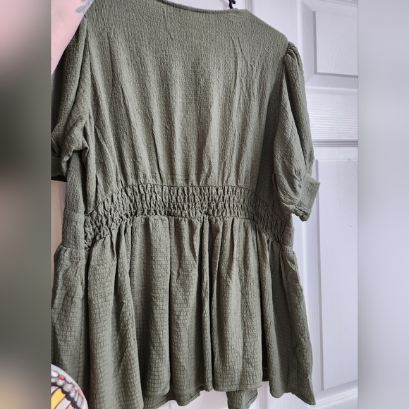 Torrid Blouse - Picture 2 of 2